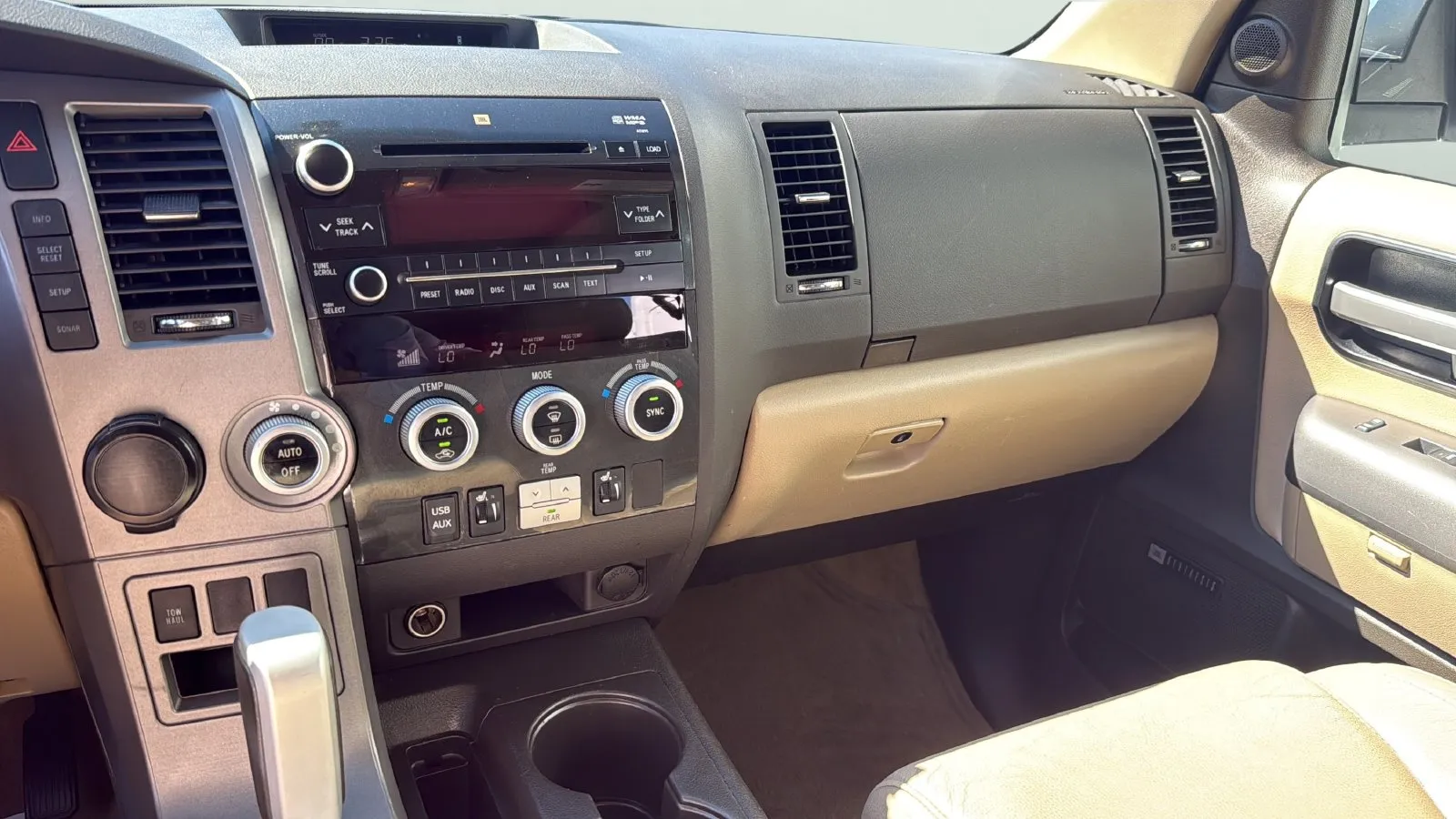 Toyota Sequoia photo 17