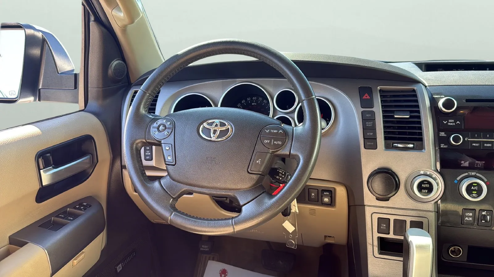 Toyota Sequoia photo 10