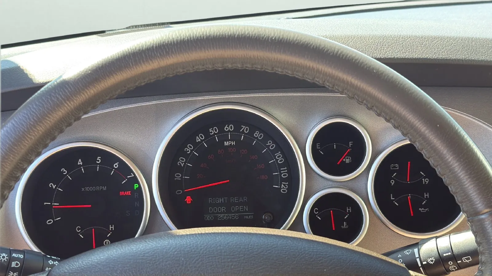 Toyota Sequoia photo 11