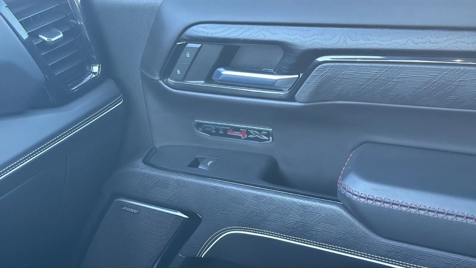 GMC Sierra photo 23