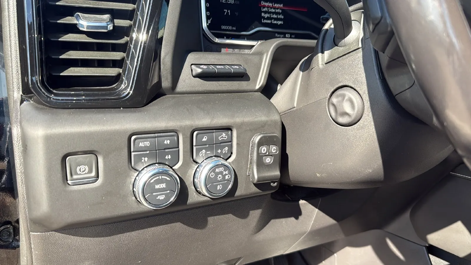 GMC Sierra photo 17