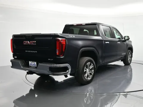 More photos of 2025 GMC Sierra 1500 SLT at Beck Chevrolet GMC, FL