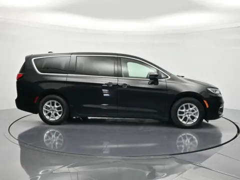 More photos of 2023 Chrysler Pacifica Touring L at Beck Chevrolet GMC, FL
