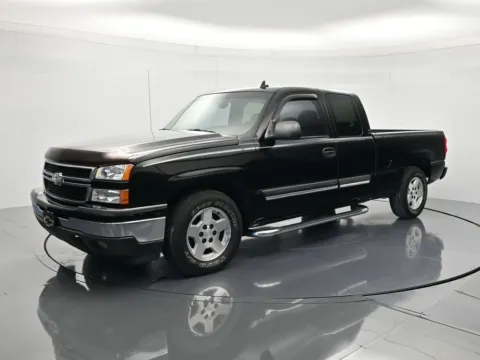 Black 2007 Chevrolet Silverado 1500 Classic LT for sale in Palatka, FL