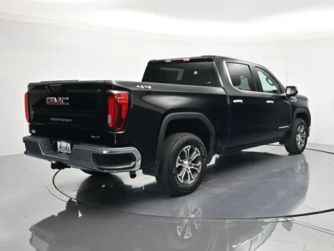 More photos of 2025 GMC Sierra 1500 SLT at Beck Chevrolet GMC, FL
