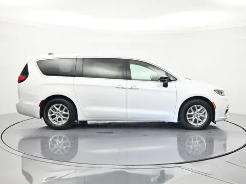 More photos of 2024 Chrysler Pacifica Touring L at Beck Chevrolet GMC, FL