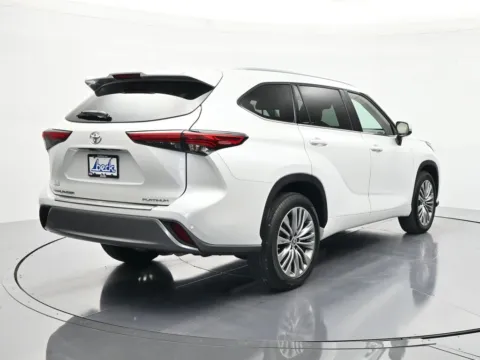 More photos of 2022 Toyota Highlander Platinum at Beck Ford Lincoln, FL