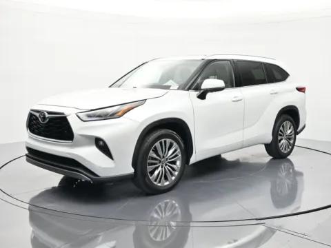 White 2022 Toyota Highlander Platinum for sale in Palatka, FL