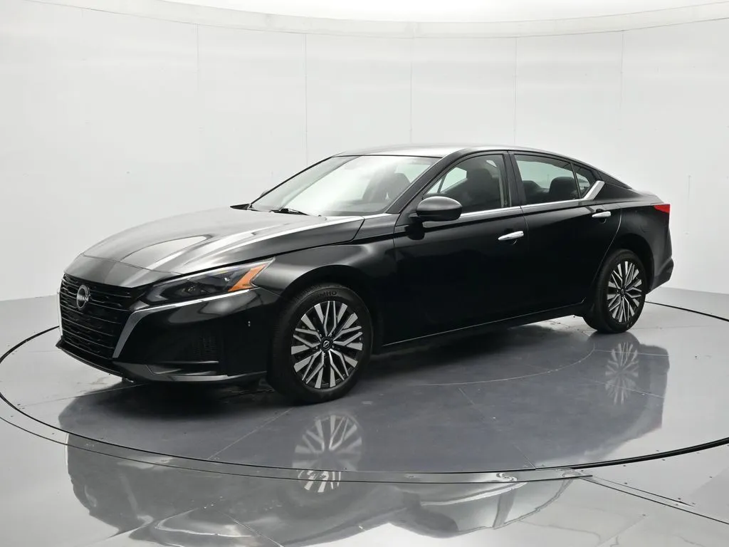 Black 2025 Nissan Altima 2.5 SV for sale in Palatka, FL