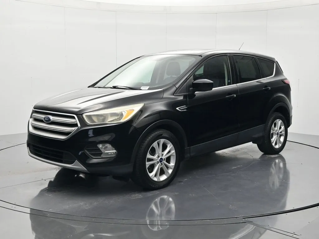 Black 2017 Ford Escape SE for sale in Palatka, FL