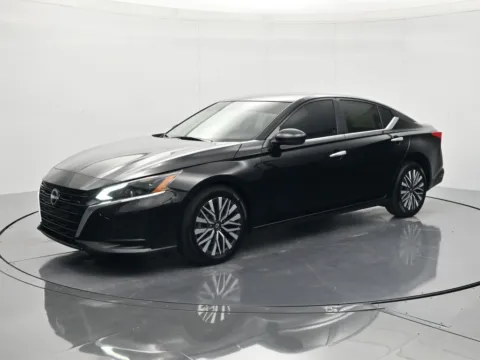 Black 2023 Nissan Altima 2.5 SV for sale in Palatka, FL