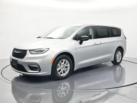 Silver 2024 Chrysler Pacifica Touring L for sale in Palatka, FL