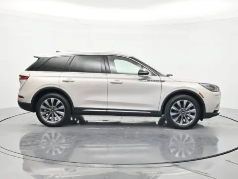 More photos of 2022 Lincoln Corsair Reserve at Beck Ford Lincoln, FL