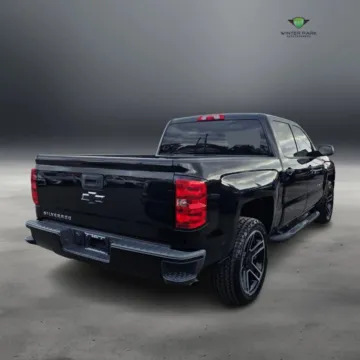 More photos of 2018 Chevrolet Silverado 1500 Crew Cab Custom Pickup 4D 5 3/4 ft at Winter Park Auto Exchange, FL