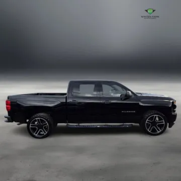 More photos of 2018 Chevrolet Silverado 1500 Crew Cab Custom Pickup 4D 5 3/4 ft at Winter Park Auto Exchange, FL