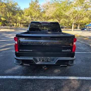 More photos of 2019 Chevrolet Silverado 1500 Crew Cab High Country Pickup 4D 5 3/4 ft at Winter Park Auto Exchange, FL