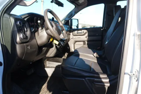 More photos of 2022 GMC Sierra 2500 HD Crew Cab Pro Pickup 4D 8 ft at Winter Park Auto Exchange, FL