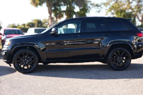 Photos of 2019 Jeep Grand Cherokee Altitude Sport Utility 4D for sale in Orlando, FL at Winter Park Auto Exchange