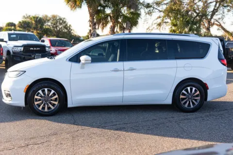 Photos of 2021 Chrysler Pacifica Touring L Minivan 4D for sale in Orlando, FL at Winter Park Auto Exchange