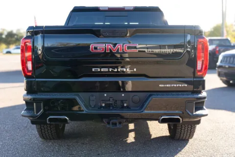 More photos of 2021 GMC Sierra 1500 Crew Cab Denali Pickup 4D 5 3/4 ft at Winter Park Auto Exchange, FL