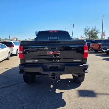 More photos of 2017 GMC Sierra 2500 HD Crew Cab Denali Pickup 4D 6 1/2 ft at Winter Park Auto Exchange, FL