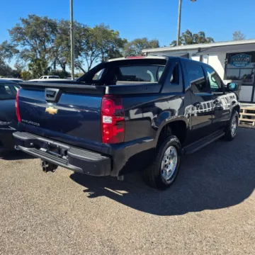 More photos of 2007 Chevrolet Avalanche LT Sport Utility Pickup 4D 5 1/4 ft at Winter Park Auto Exchange, FL