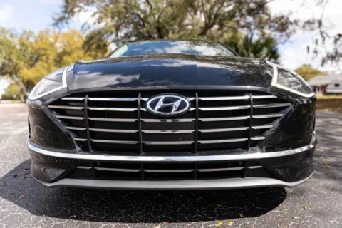 Photos of 2020 Hyundai Sonata SE Sedan 4D for sale in Orlando, FL at Winter Park Auto Exchange