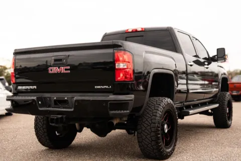 More photos of 2017 GMC Sierra 2500 HD Crew Cab Denali Pickup 4D 6 1/2 ft at Winter Park Auto Exchange, FL