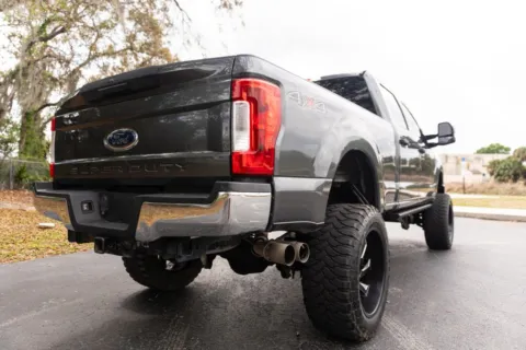 More photos of 2019 Ford F250 Super Duty Crew Cab XLT Pickup 4D 6 3/4 ft at Winter Park Auto Exchange, FL