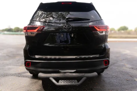 More photos of 2019 Toyota Highlander SE Sport Utility 4D at Winter Park Auto Exchange, FL