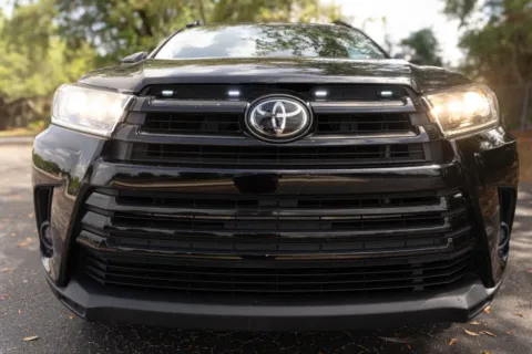 Photos of 2019 Toyota Highlander SE Sport Utility 4D for sale in Orlando, FL at Winter Park Auto Exchange