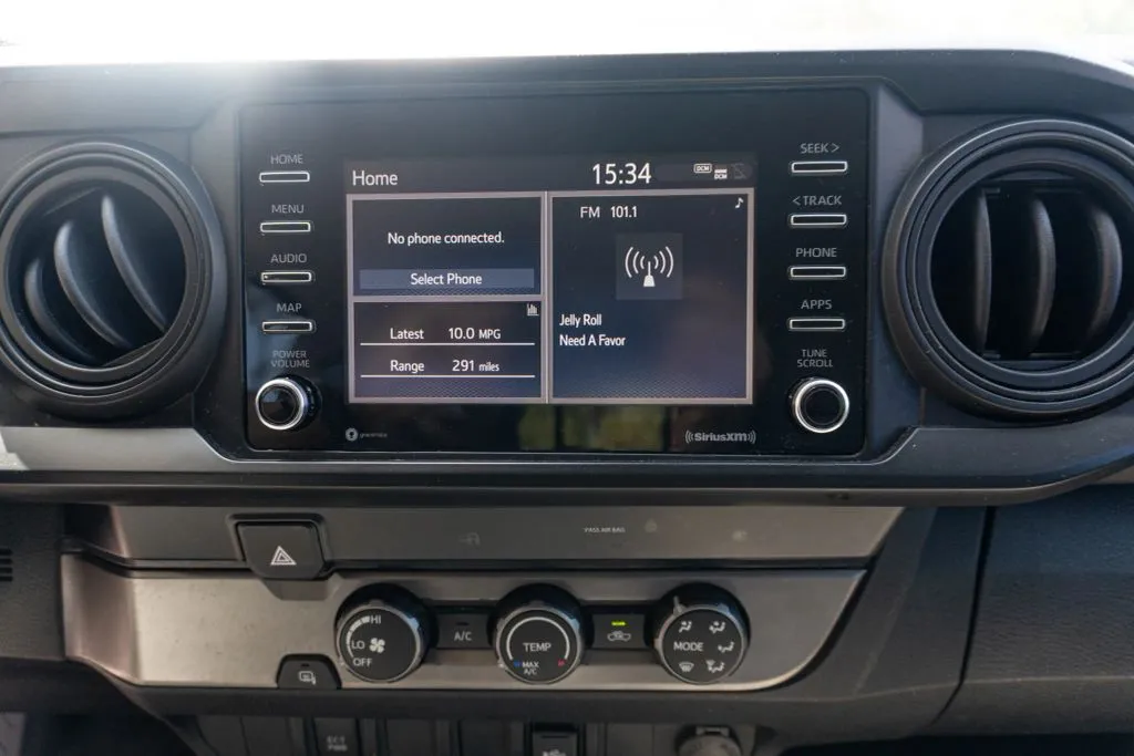 2020 Toyota Tacoma SR - Photo 11