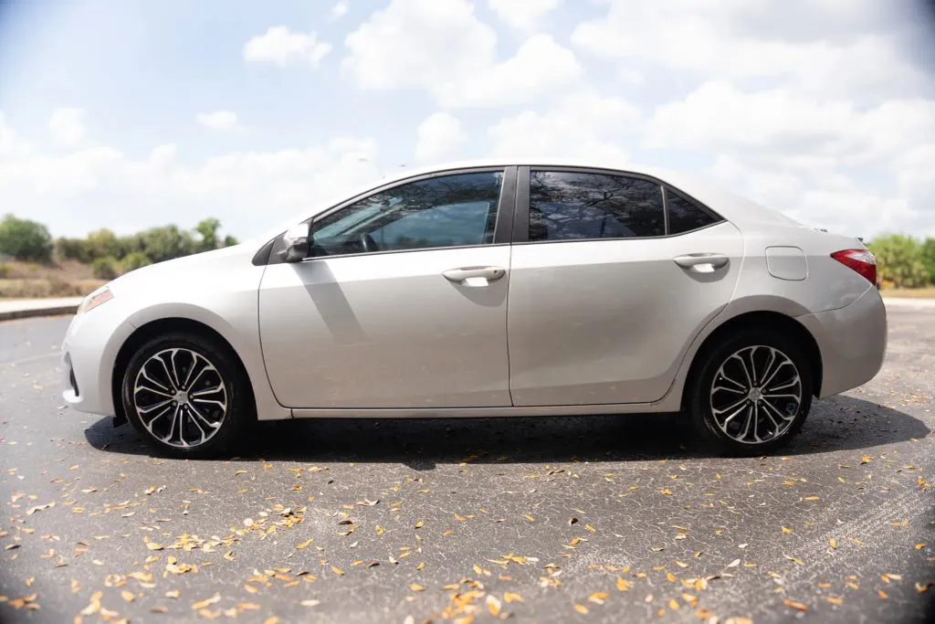 2015 Toyota Corolla S Plus - Photo 8