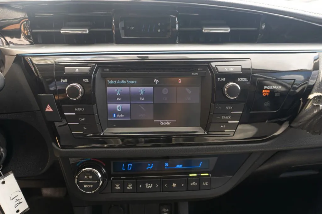 2015 Toyota Corolla S Plus - Photo 11