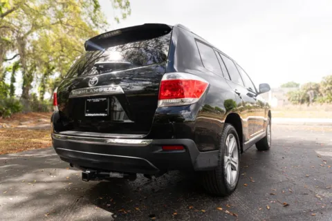 More photos of 2013 Toyota Highlander Limited Sport Utility 4D at Winter Park Auto Exchange, FL