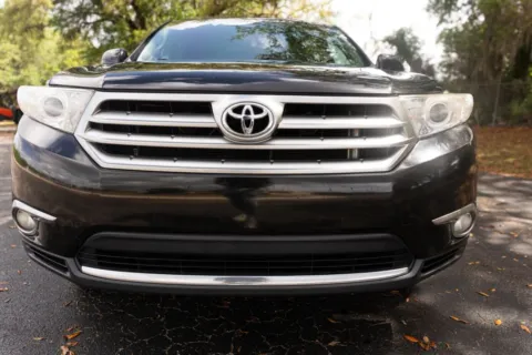 Photos of 2013 Toyota Highlander Limited Sport Utility 4D for sale in Orlando, FL at Winter Park Auto Exchange