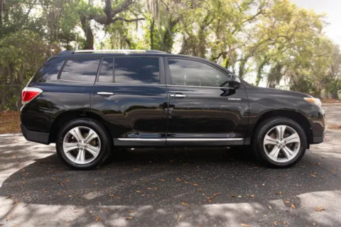 More photos of 2013 Toyota Highlander Limited Sport Utility 4D at Winter Park Auto Exchange, FL