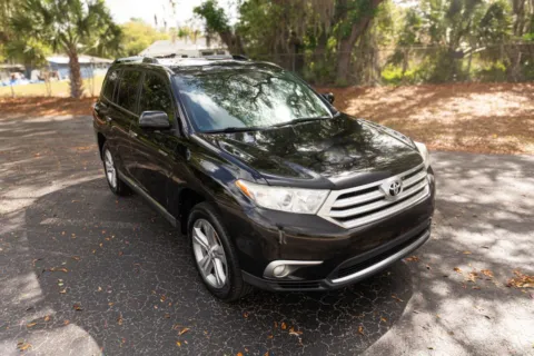 Another view of 2013 Toyota Highlander Limited Sport Utility 4D for sale in Orlando, FL at Winter Park Auto Exchange