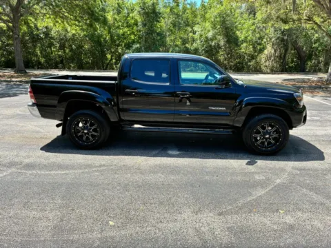 More photos of 2013 Toyota Tacoma Double Cab PreRunner Pickup 4D 5 ft at Winter Park Auto Exchange, FL