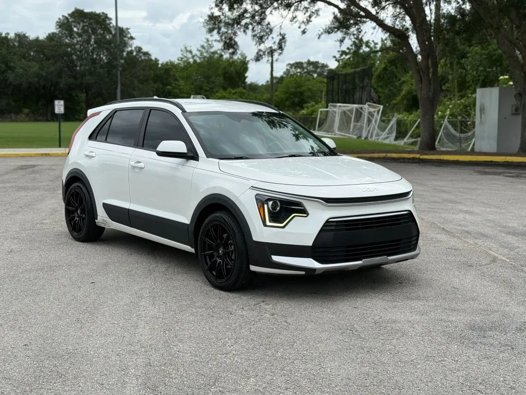2024 Kia Niro LX - Photo 9