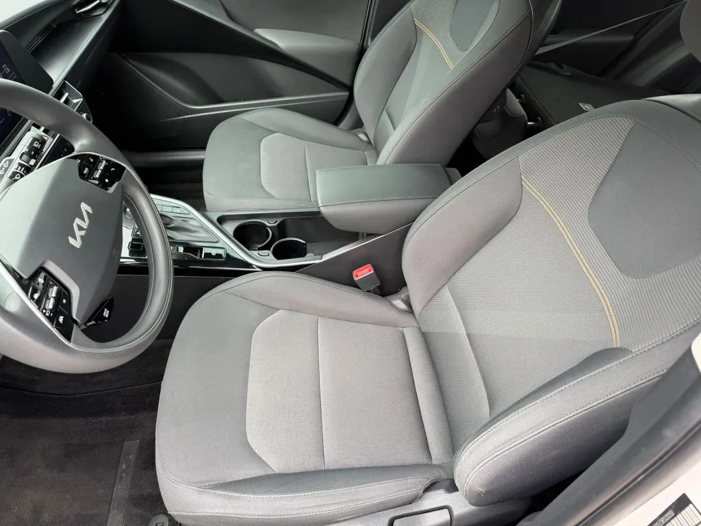 2024 Kia Niro LX - Photo 17