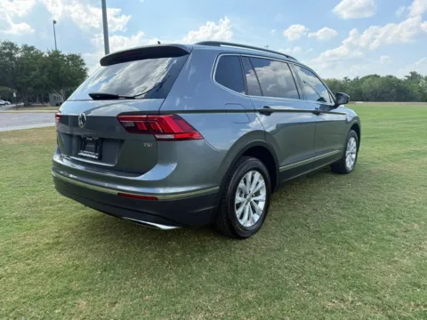 More photos of 2018 Volkswagen Tiguan 2.0T SE Sport Utility 4D at Winter Park Auto Exchange, FL