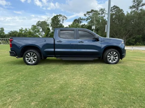 More photos of 2022 Chevrolet Silverado 1500 Limited Crew Cab RST Pickup 4D 6 1/2 ft at Winter Park Auto Exchange, FL