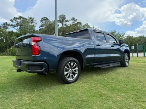 More photos of 2022 Chevrolet Silverado 1500 Limited Crew Cab RST Pickup 4D 6 1/2 ft at Winter Park Auto Exchange, FL