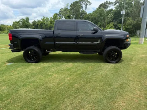 More photos of 2019 Chevrolet Silverado 2500 HD Crew Cab LTZ Pickup 4D 6 1/2 ft at Winter Park Auto Exchange, FL