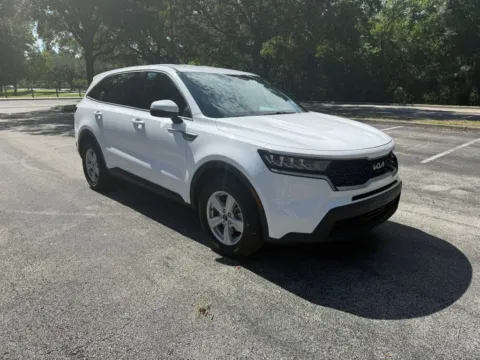 More photos of 2022 Kia Sorento LX Sport Utility 4D at Winter Park Auto Exchange, FL