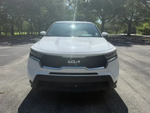 Another view of 2022 Kia Sorento LX Sport Utility 4D for sale in Orlando, FL at Winter Park Auto Exchange
