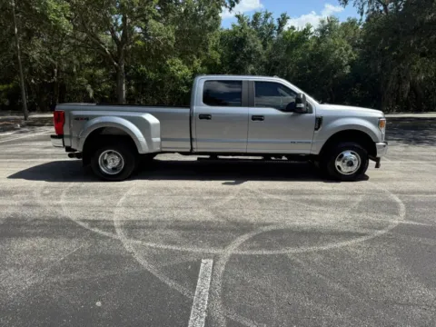 More photos of 2020 Ford F350 Super Duty Crew Cab XL Pickup 4D 8 ft at Winter Park Auto Exchange, FL