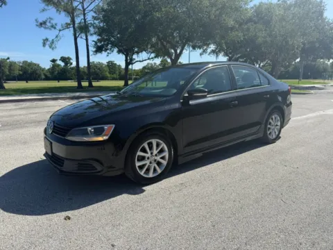 Photos of 2012 Volkswagen Jetta 2.5L SE Sedan 4D for sale in Orlando, FL at Winter Park Auto Exchange