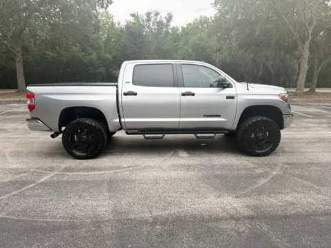 More photos of 2018 Toyota Tundra CrewMax SR5 Pickup 4D 5 1/2 ft at Winter Park Auto Exchange, FL